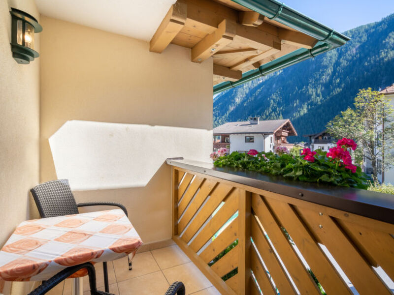 Rosa Apartmenthaus