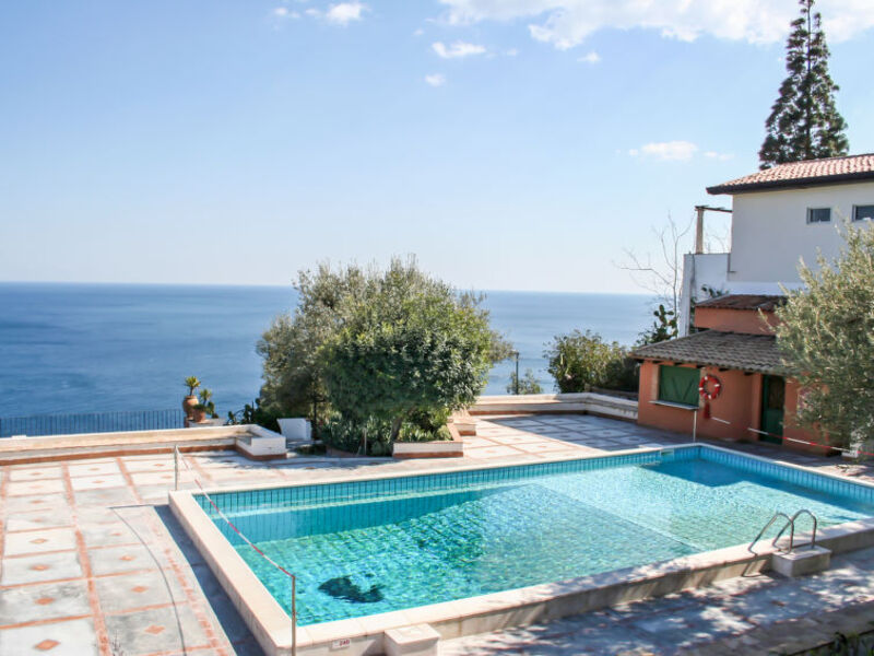 Terra Rossa Residence