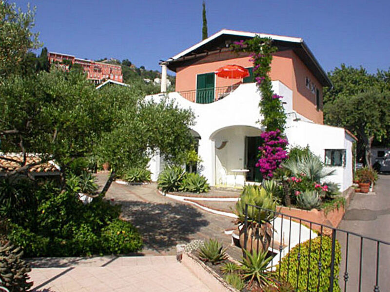 Terra Rossa Residence