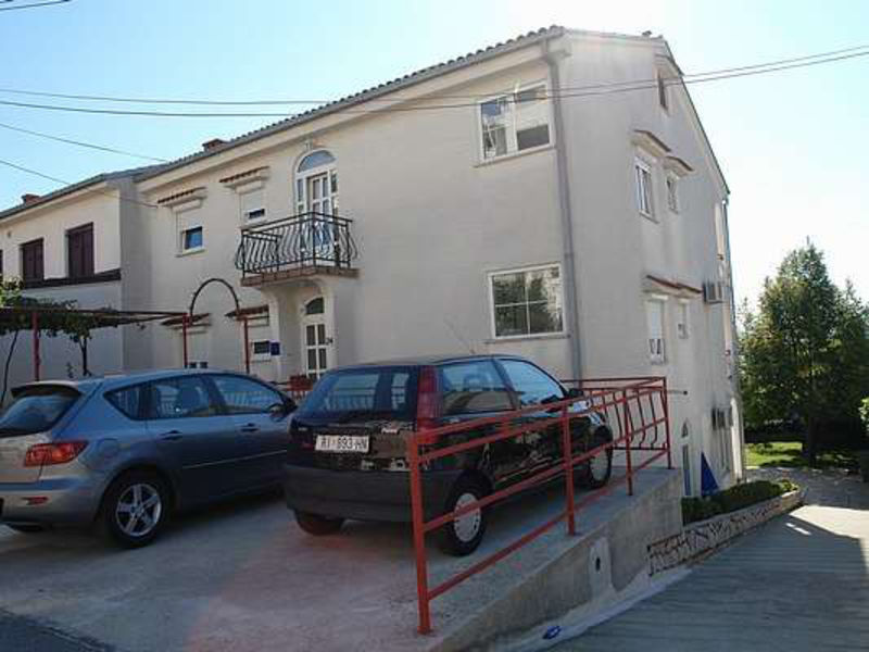Vila 1323-182