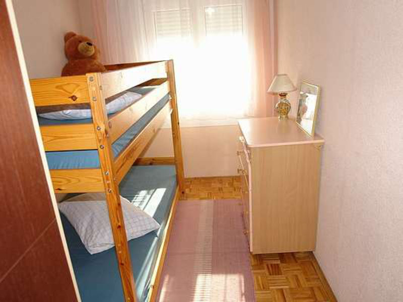 Vila 1323-182