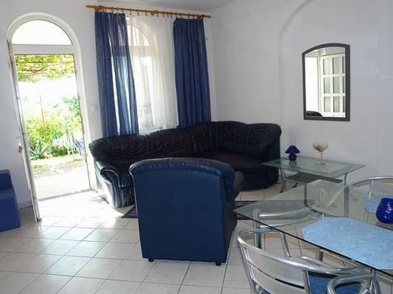 Vila 1323-182