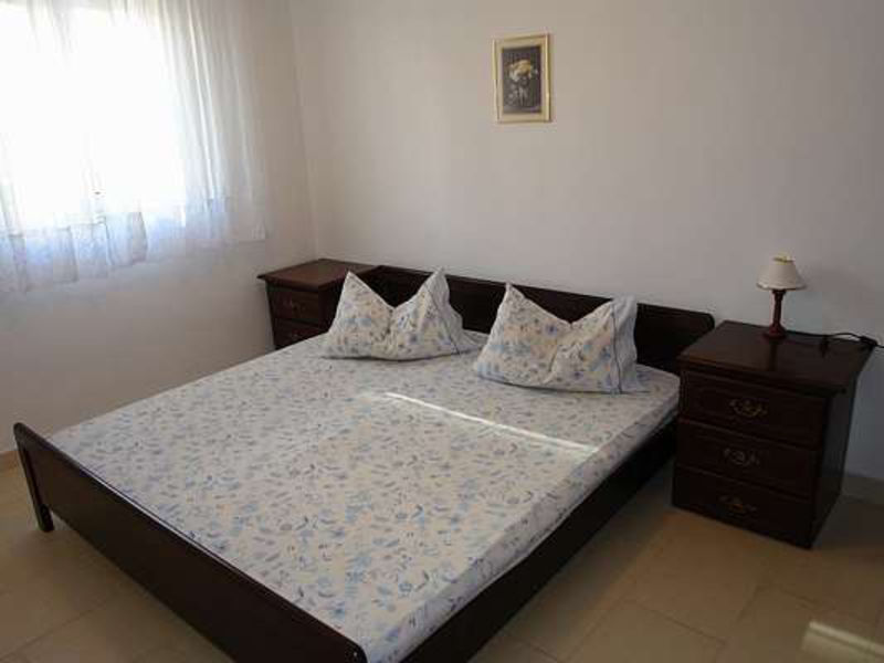 Vila 1323-182