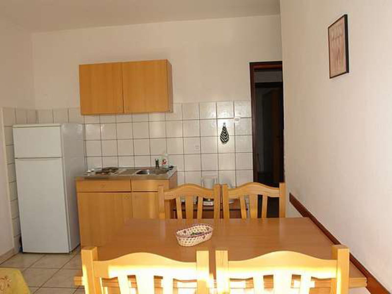 Vila 1323-182