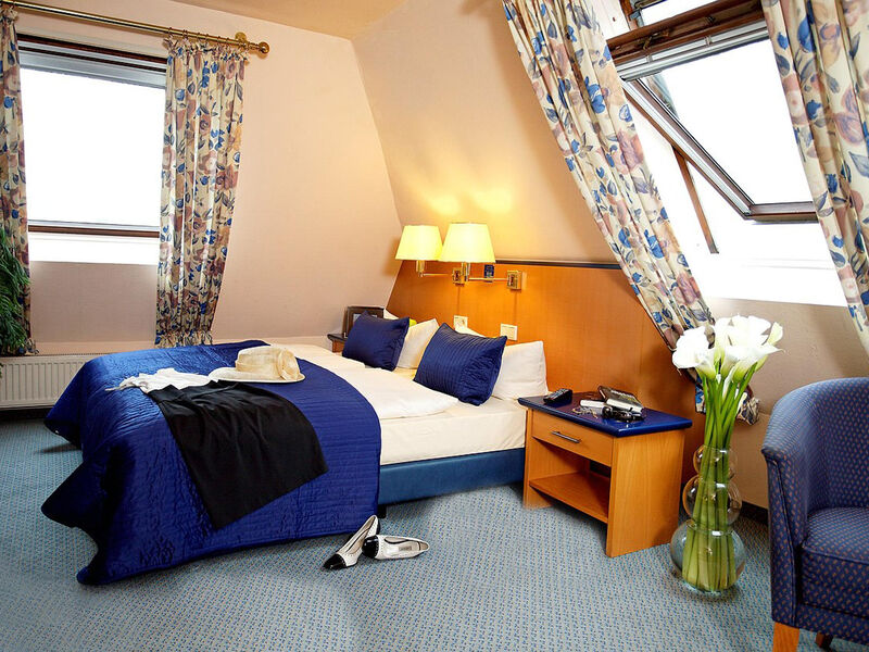 Rheinhotel Vier Jahreszeiten  sup.