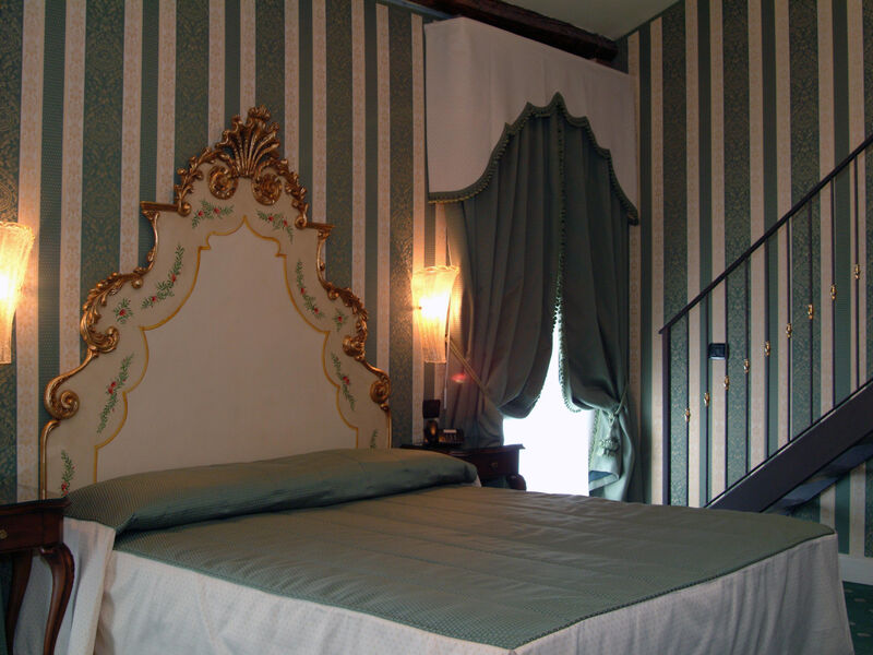 Hotel Belle Epoque