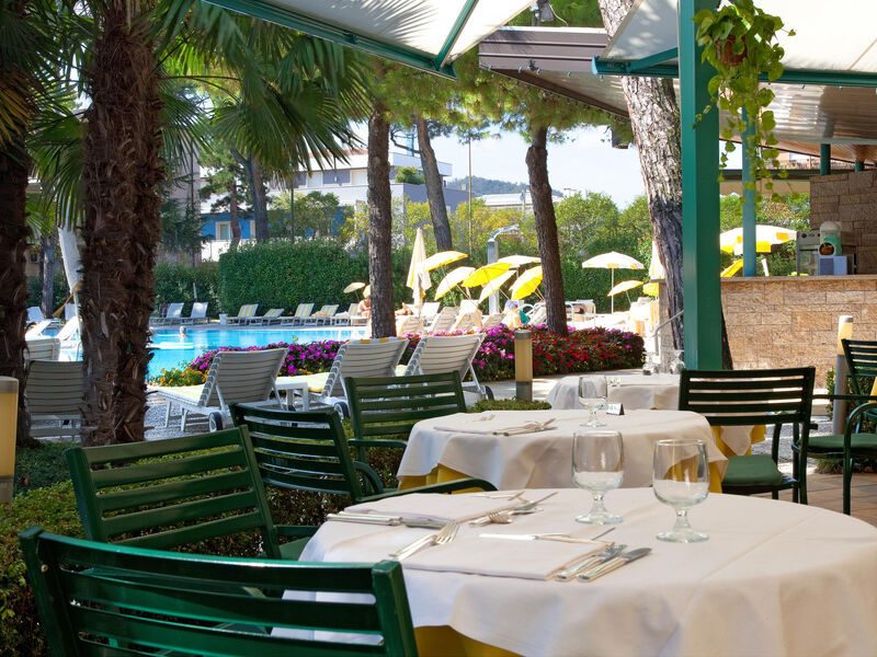 Hotel Bristol Buja