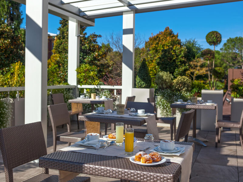 Hotel Bristol Buja