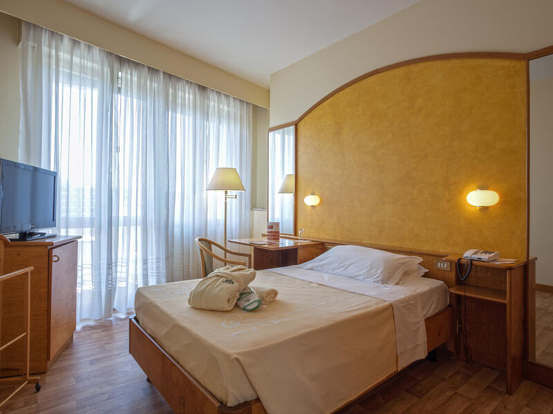Hotel Bristol Buja