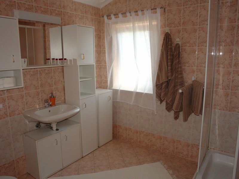 Vila 1323-183