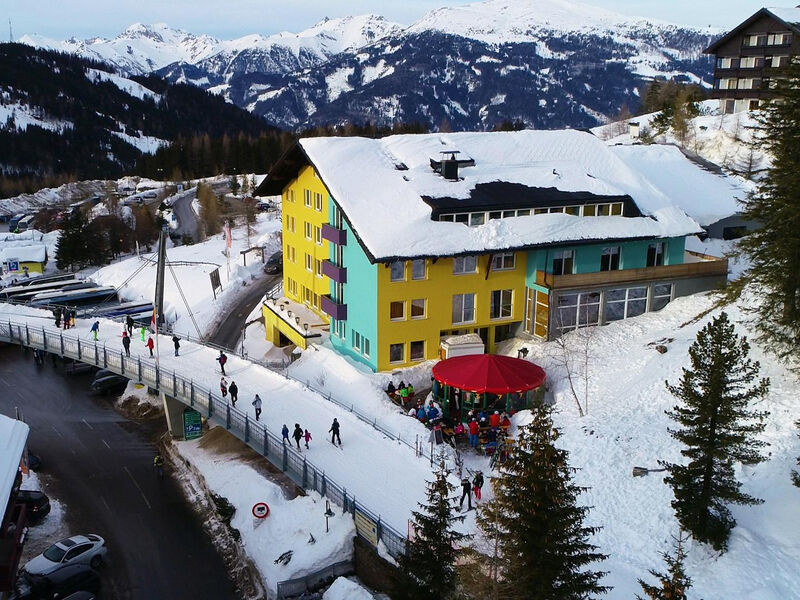 Mountain Budget Hotel Basekamp