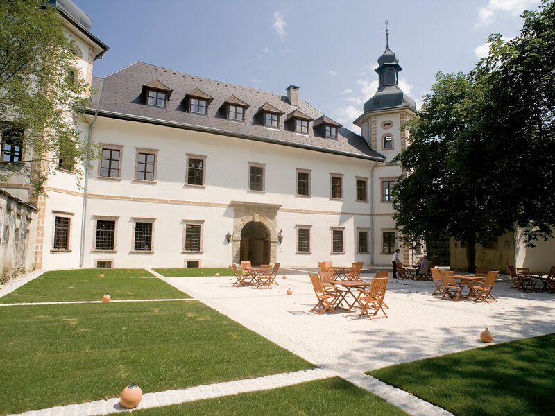 JUFA Hotel Schloss Röthelstein