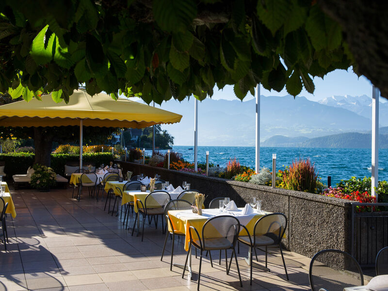Hotel Restaurant Bellevue au Lac  sup.