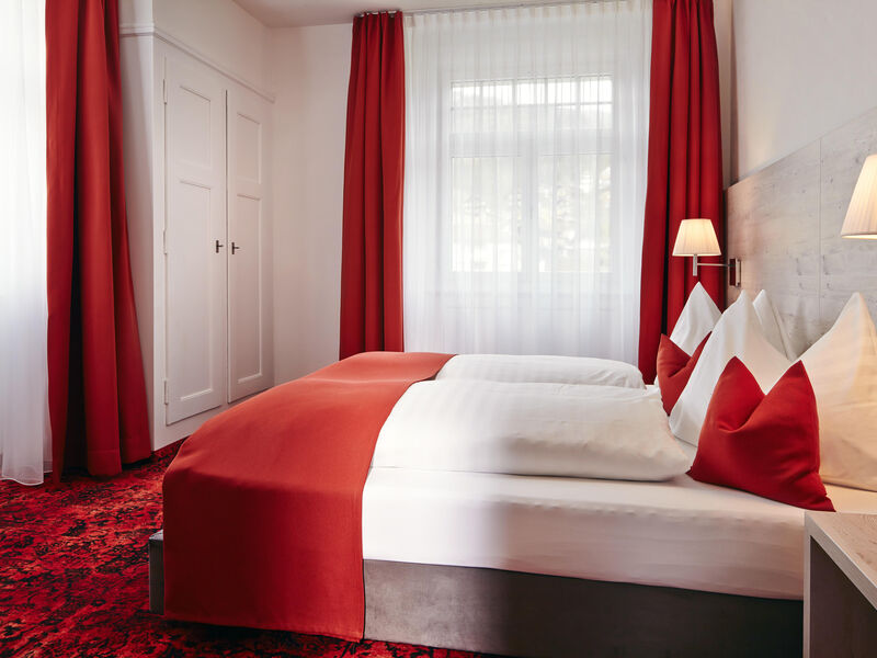 Hotel Restaurant Bellevue au Lac  sup.