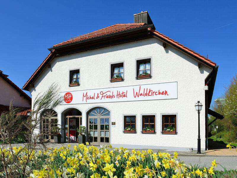 Michel & Friends Hotel Waldkirchen  sup.