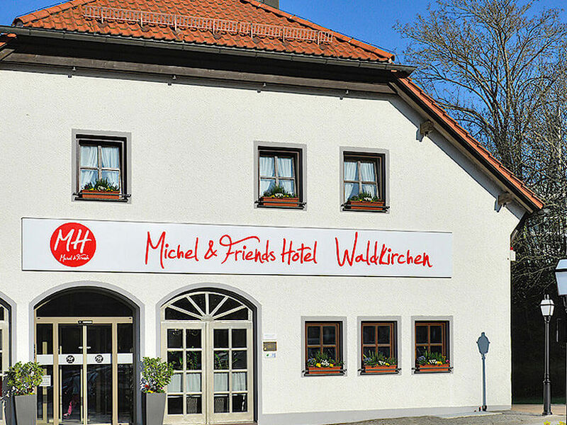 Michel & Friends Hotel Waldkirchen  sup.