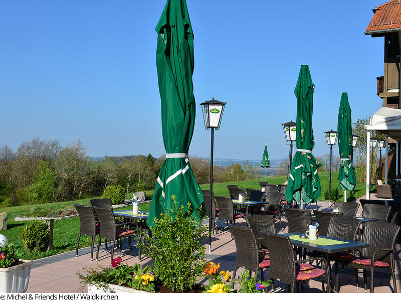 Michel & Friends Hotel Waldkirchen  sup.