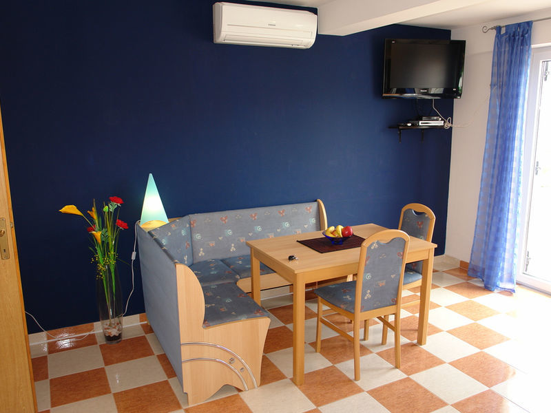 Vila 1323-203