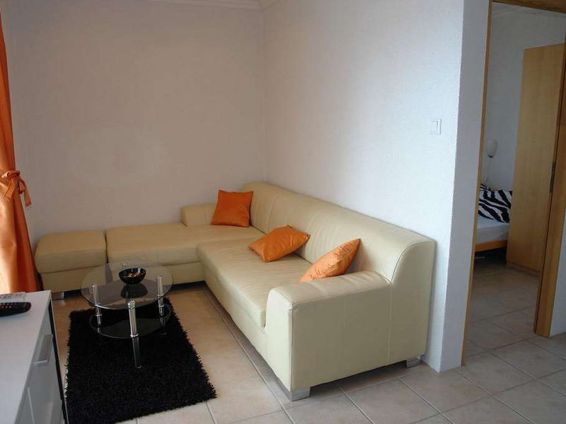 Vila 1323-242