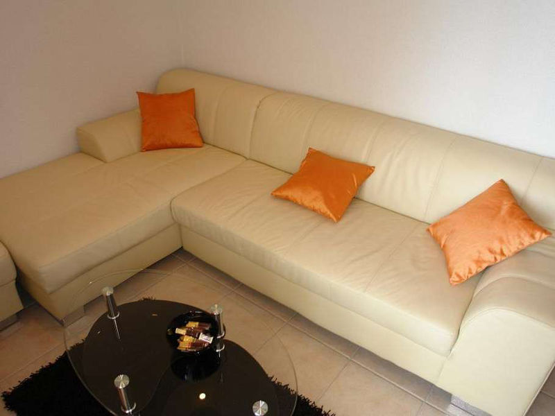 Vila 1323-242