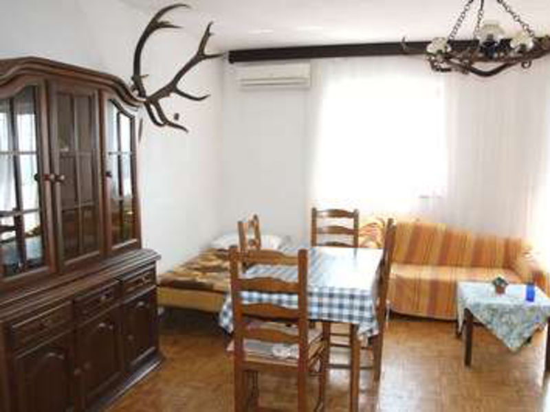 Vila 1323-299