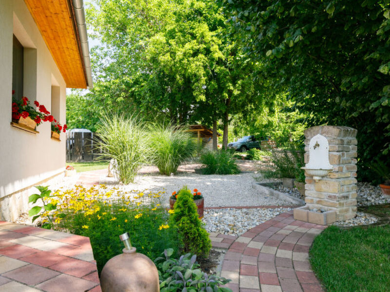 Balaton H2070