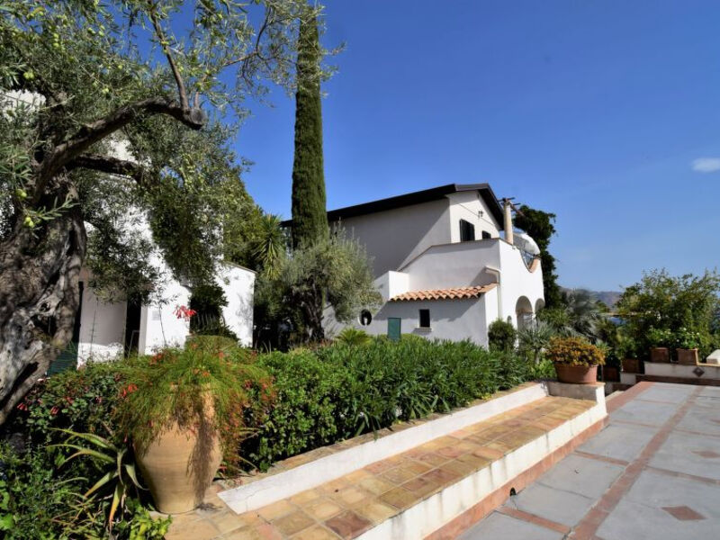 Terra Rossa Residence