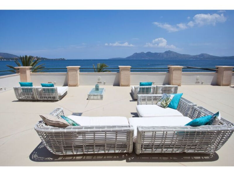 Galeon Suites