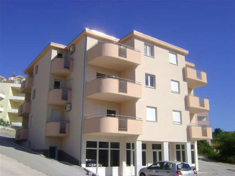 Vila 1351-124