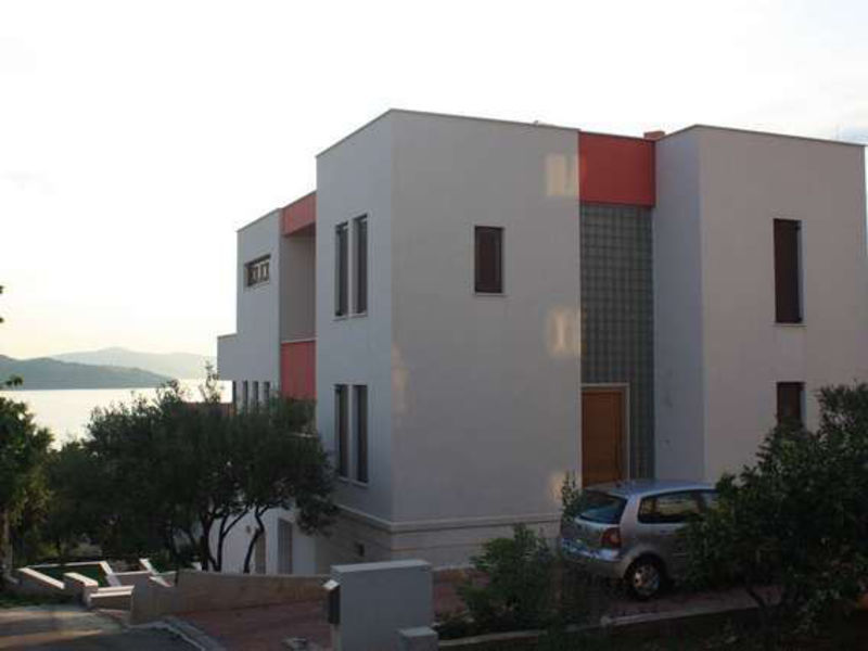 Vila 1351-136