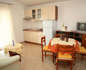 Vila 1351-70