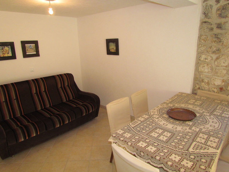 Vila 1563-57