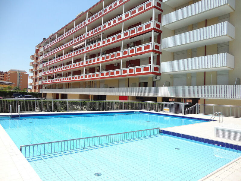 Residence Cutter / Holiday