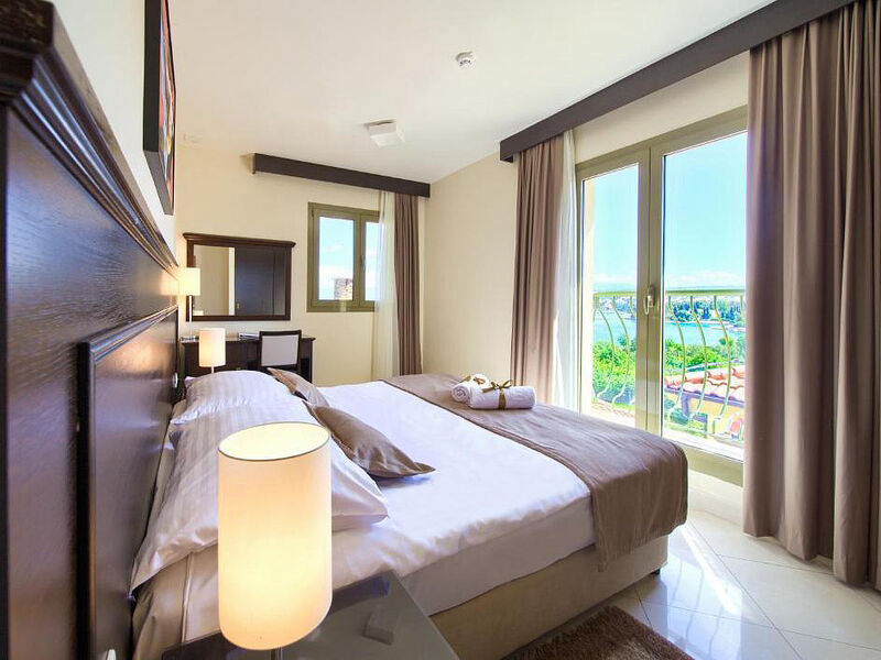 Blue Waves Resort