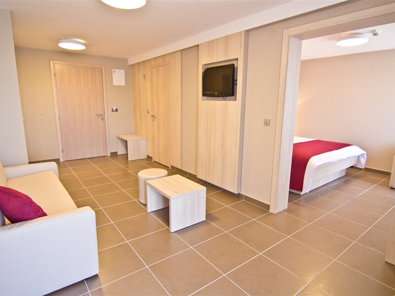 Plaža Sunny Hotel + Lopar Hotel