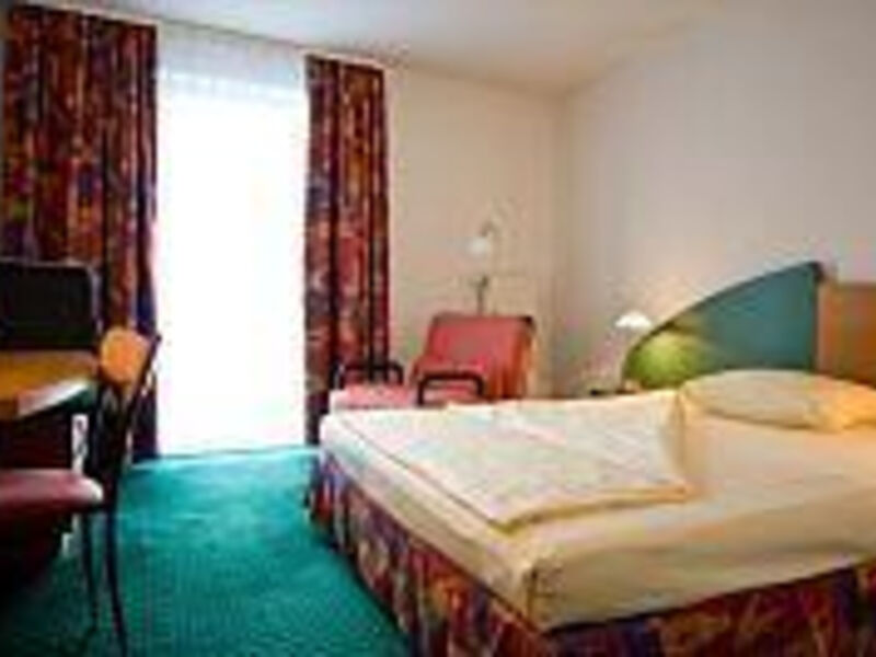 Highway Hotel