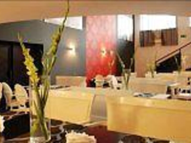 Hotel Black & White