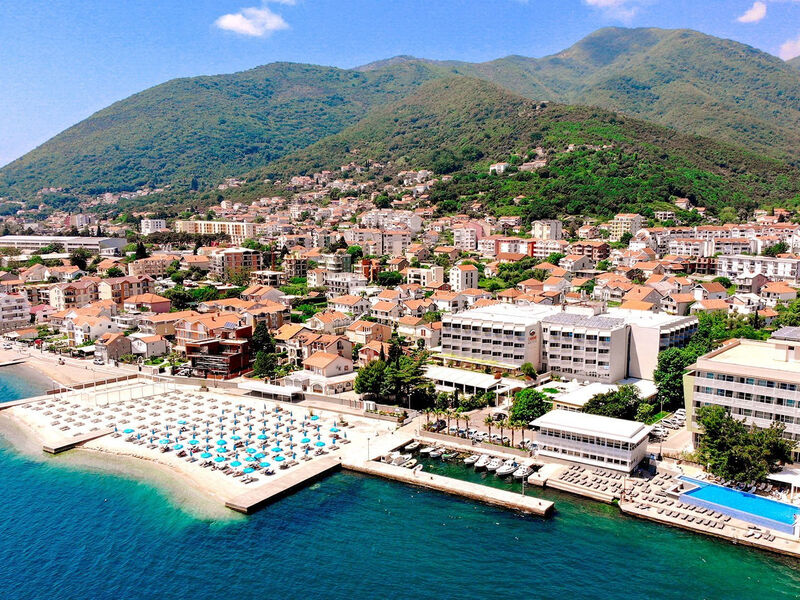Carine Delfin Hotel