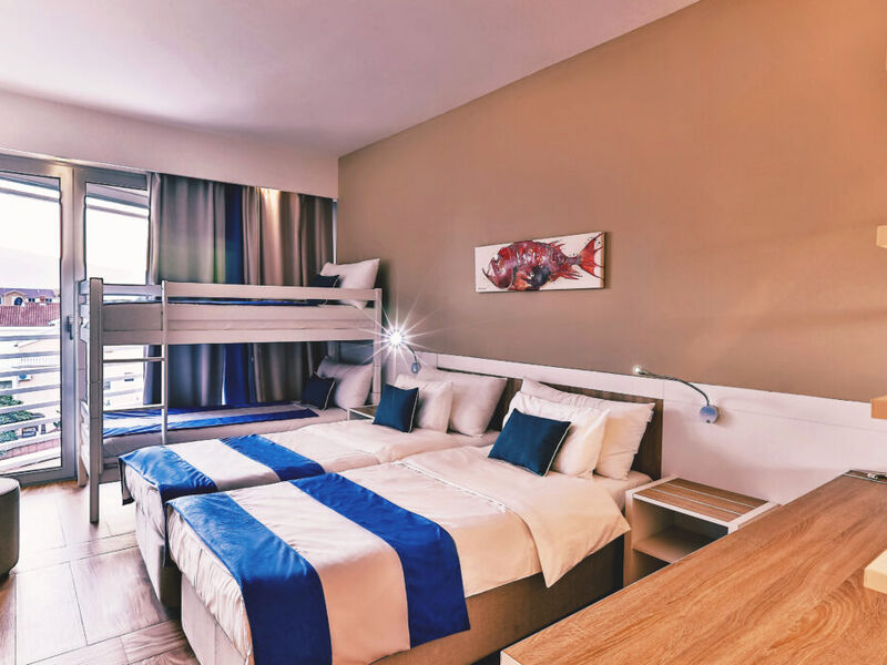 Carine Delfin Hotel