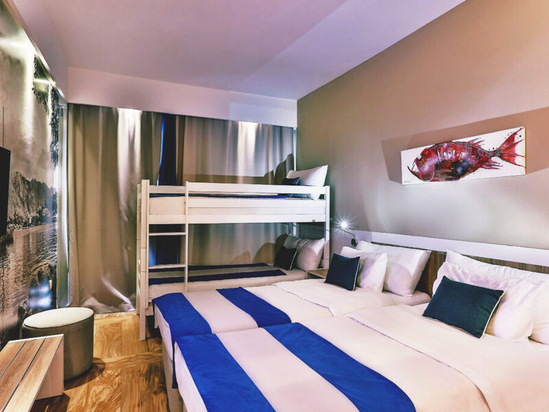 Carine Delfin Hotel