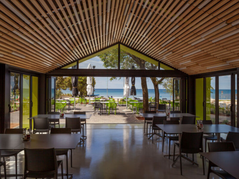 Luxury Beach Villas Porto Bus