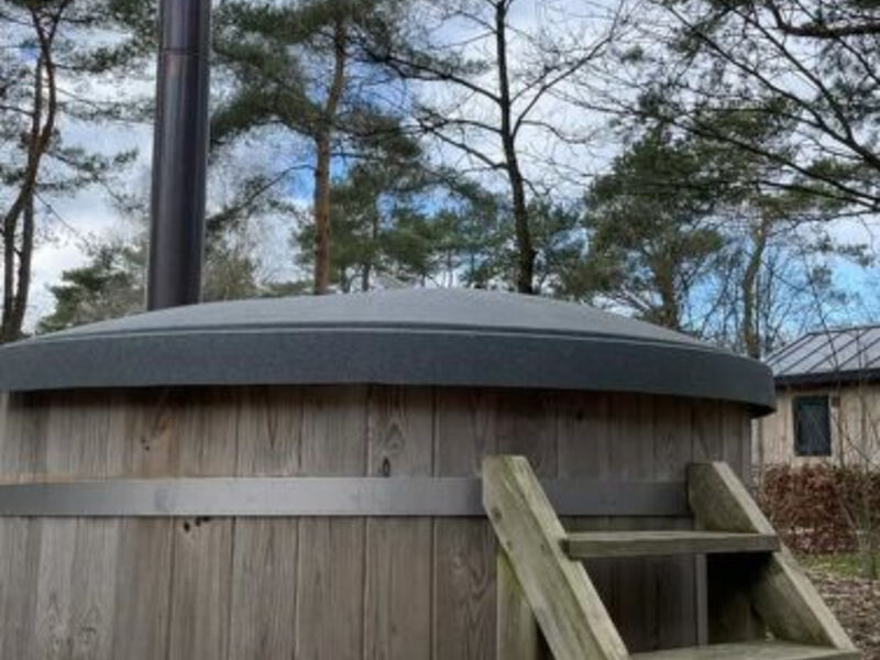 Pavilion Hottub 4