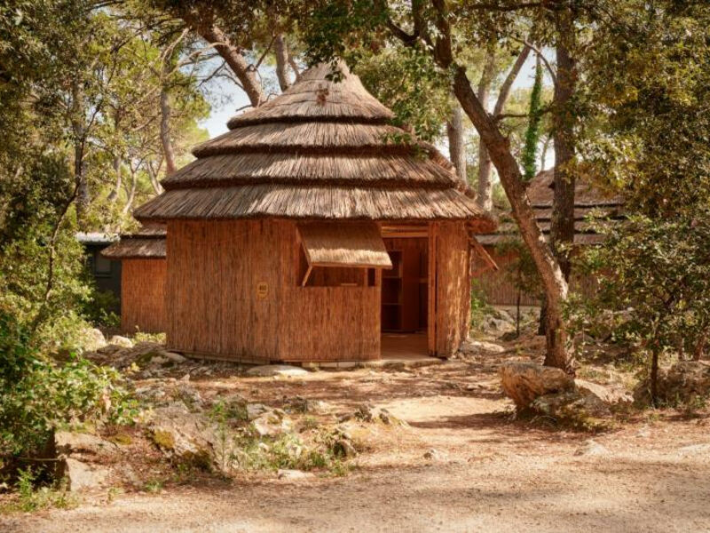 Tur.Komplex Kamp Pine Beach