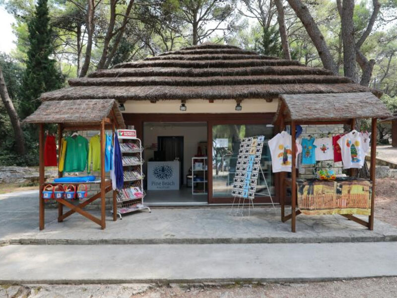 Tur.Komplex Kamp Pine Beach