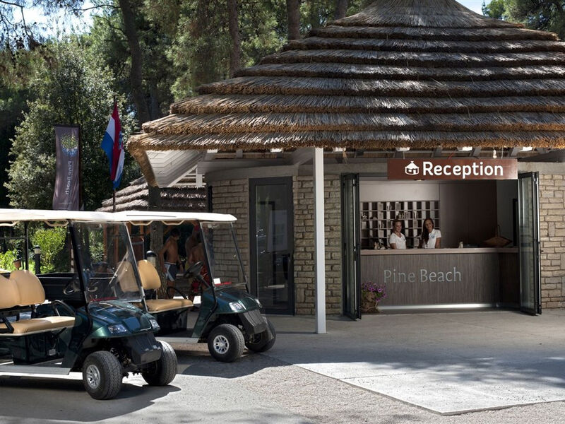 Resort Pine Beach Pakoštane