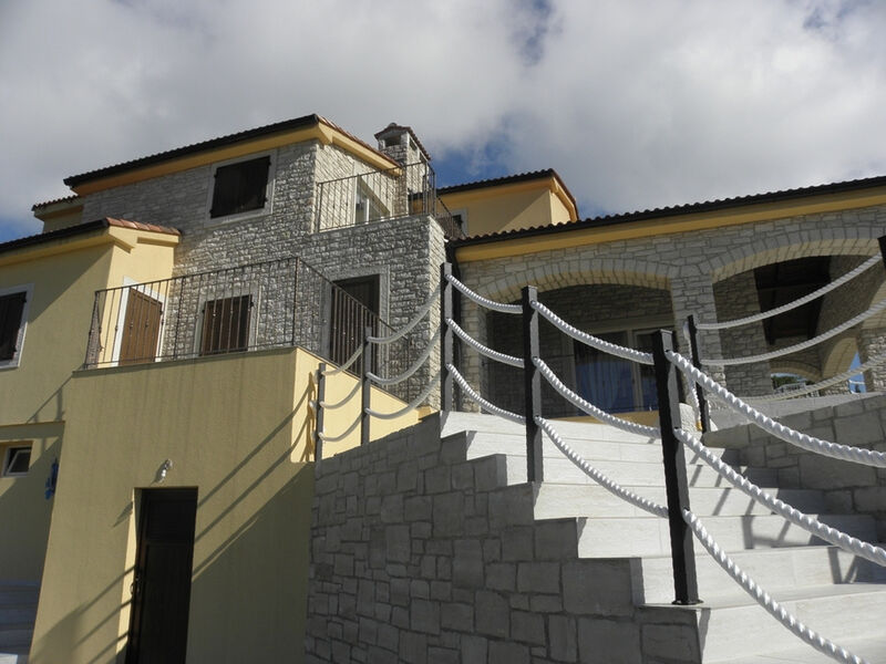 Vila 1321-2086