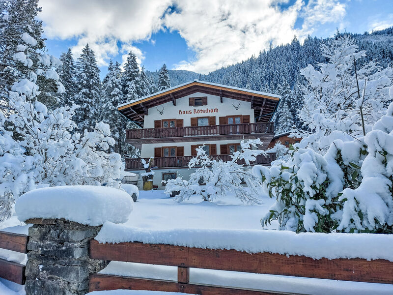 Haus Kötschach Apartment Monika