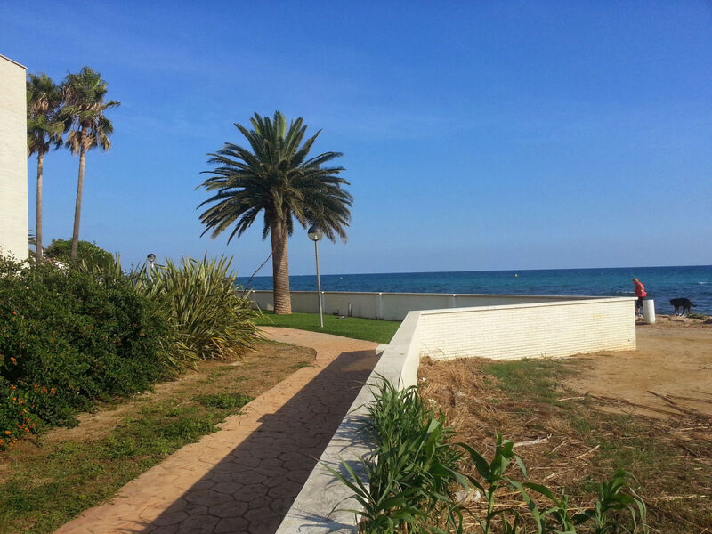 LUXUS APPARTMENT MIT MEERSICHT AUS DER TERRASSE