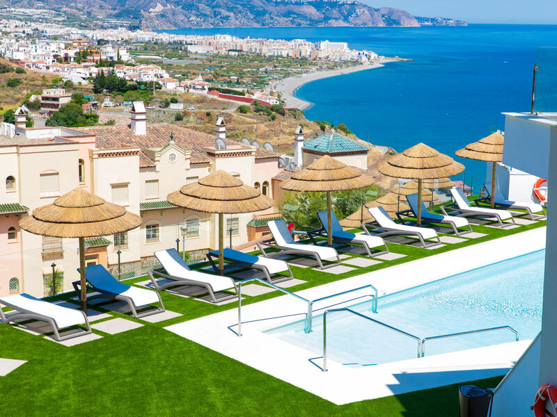 Bayview Collection free Spa & Padel