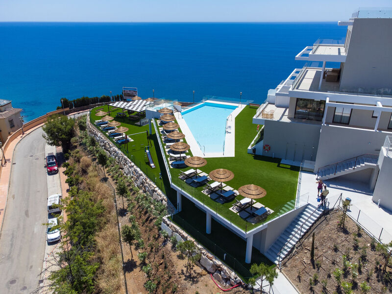 Collection View Free Spa & Padel